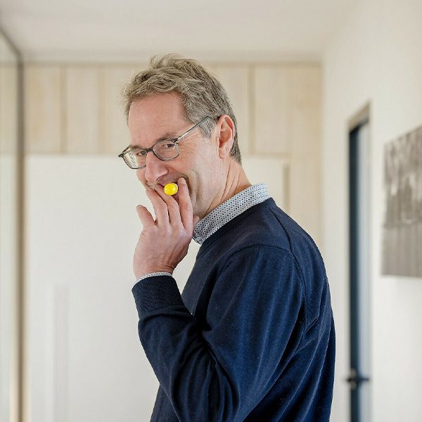 Yellow-Pill-thomas